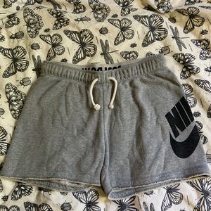 Nike short